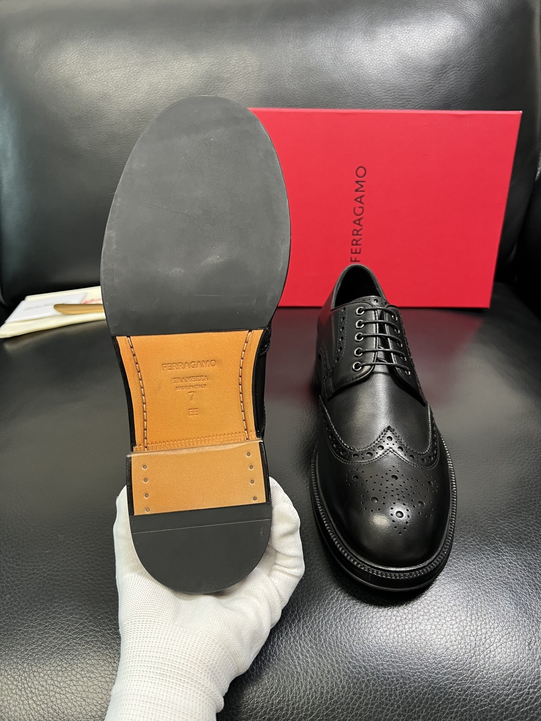 Ferragamo 高品质 顶级工艺品 菲拉格慕 皮鞋 专柜同步发售原厂配置，意大利进口原版牛皮，进口水