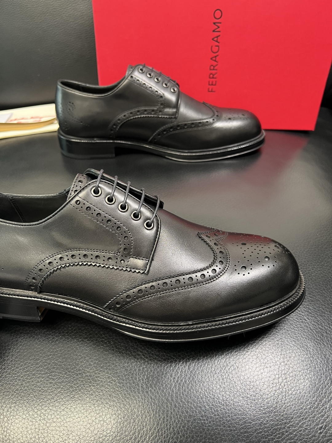 Ferragamo 高品质 顶级工艺品 菲拉格慕 皮鞋 专柜同步发售原厂配置，意大利进口原版牛皮，进口水