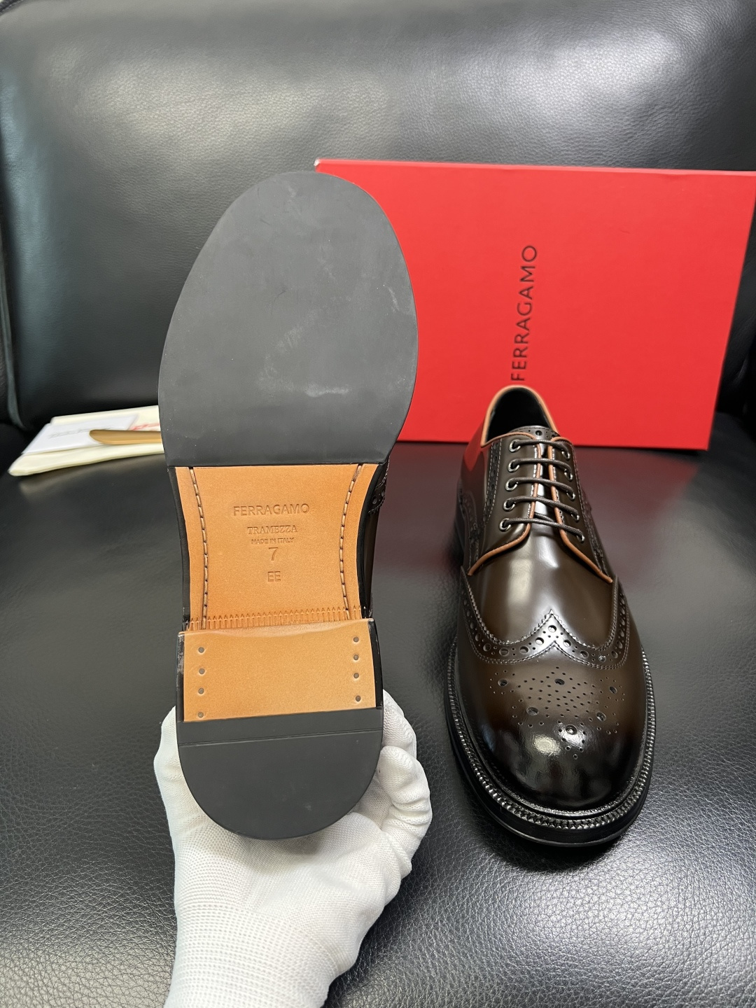 Ferragamo 高品质 顶级工艺品 菲拉格慕 皮鞋 专柜同步发售原厂配置，意大利进口原版牛皮，进口水