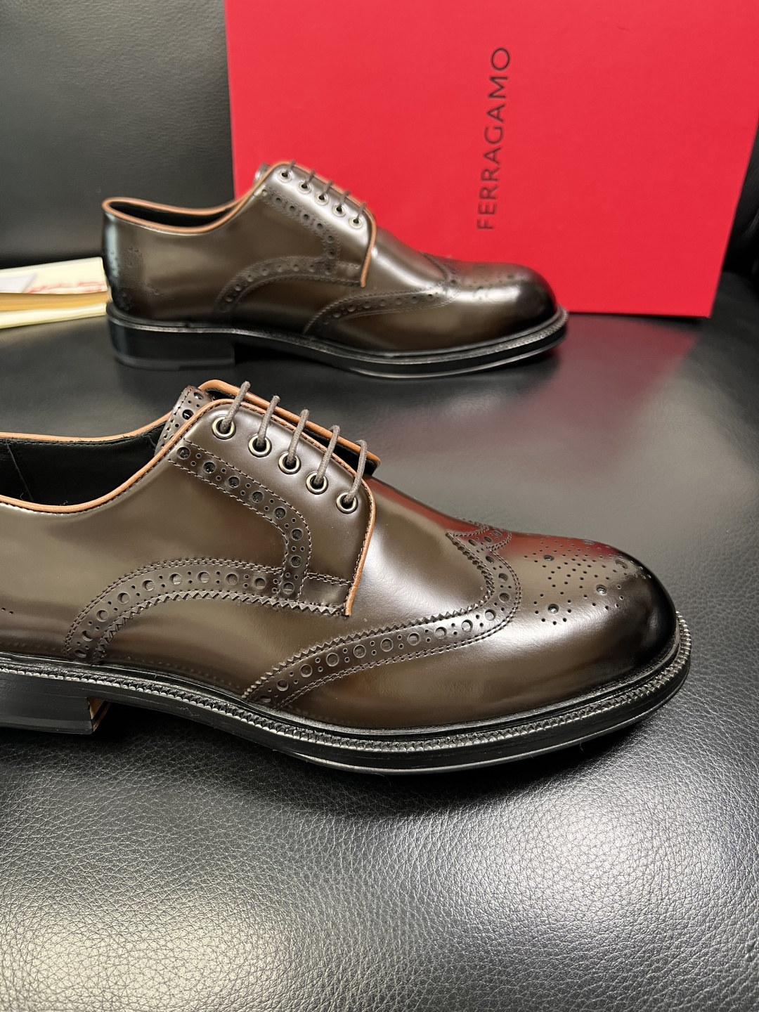 Ferragamo 高品质 顶级工艺品 菲拉格慕 皮鞋 专柜同步发售原厂配置，意大利进口原版牛皮，进口水