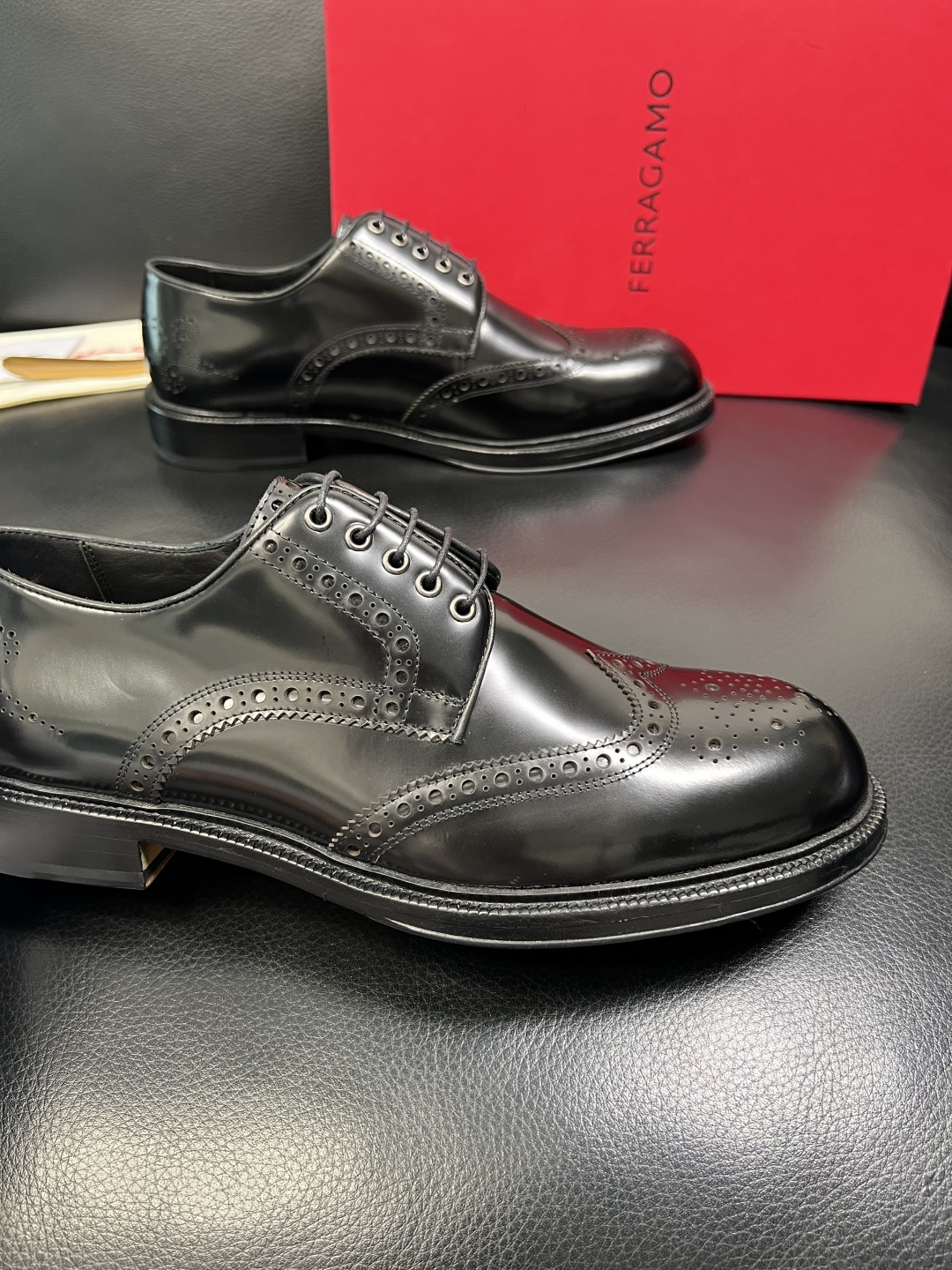 Ferragamo 高品质 顶级工艺品 菲拉格慕 皮鞋 专柜同步发售原厂配置，意大利进口原版牛皮，进口水