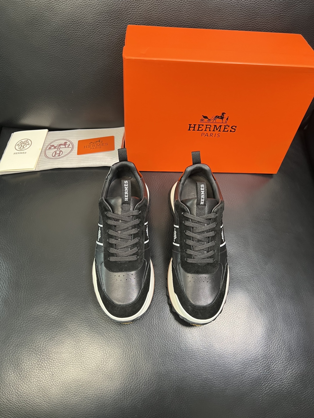 Hermes 顶级工艺品 爱马仕 专柜同步 原厂配置，意大利进口原版牛皮面料，高品质拼接工艺，全进口水染