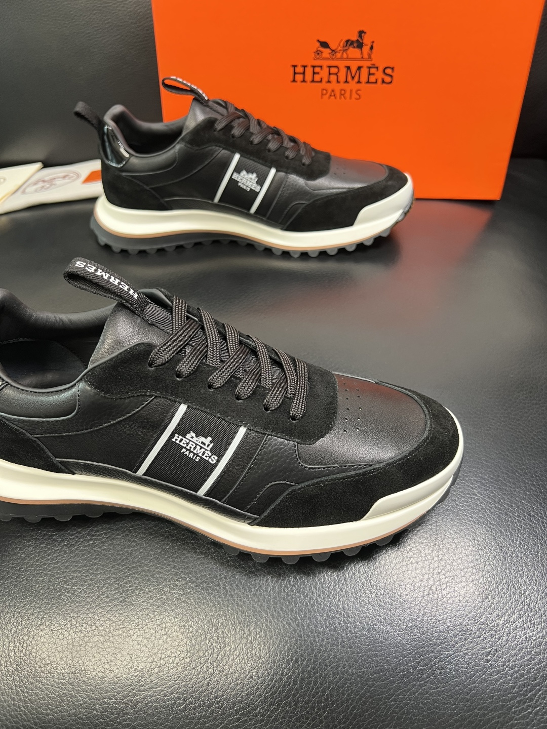 Hermes 顶级工艺品 爱马仕 专柜同步 原厂配置，意大利进口原版牛皮面料，高品质拼接工艺，全进口水染