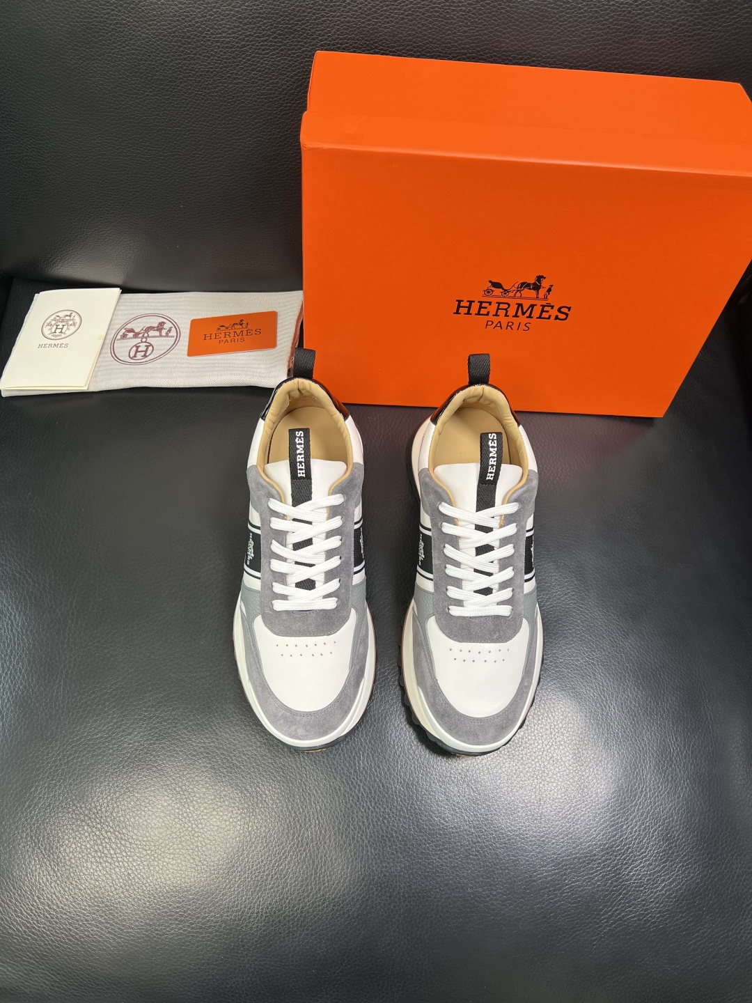 Hermes 顶级工艺品 爱马仕 专柜同步 原厂配置，意大利进口原版牛皮面料，高品质拼接工艺，全进口水染