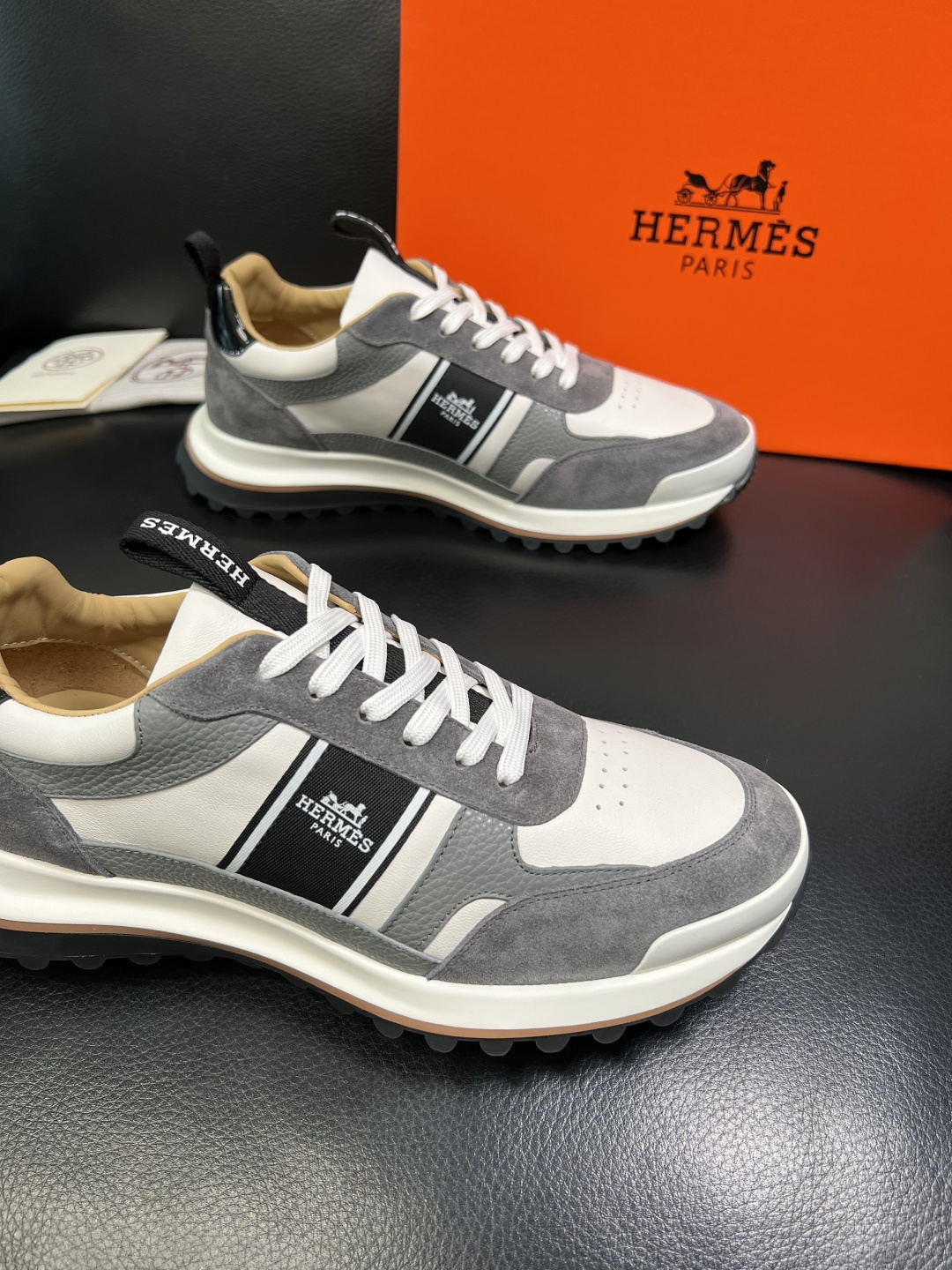 Hermes 顶级工艺品 爱马仕 专柜同步 原厂配置，意大利进口原版牛皮面料，高品质拼接工艺，全进口水染