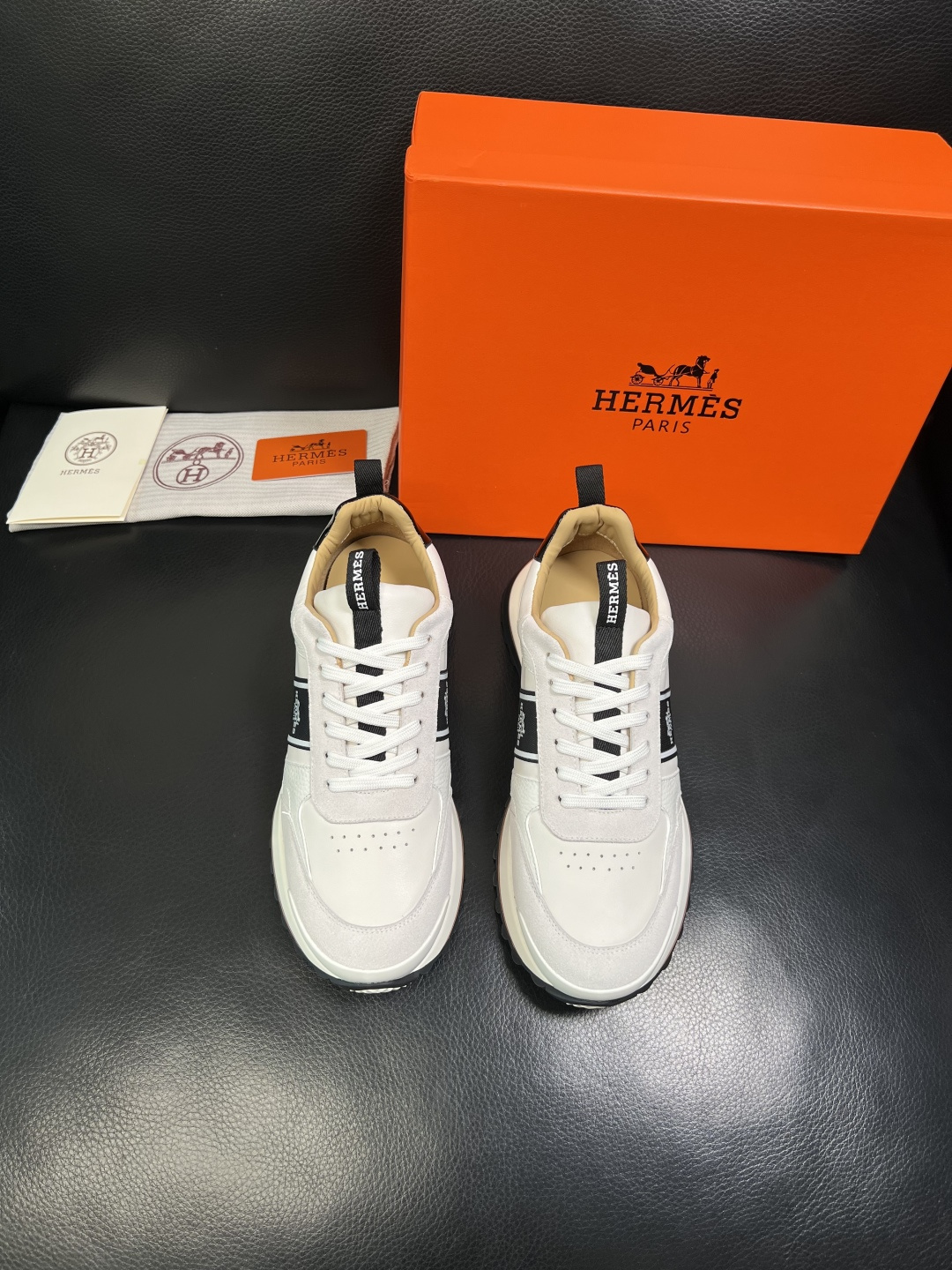 Hermes 顶级工艺品 爱马仕 专柜同步 原厂配置，意大利进口原版牛皮面料，高品质拼接工艺，全进口水染