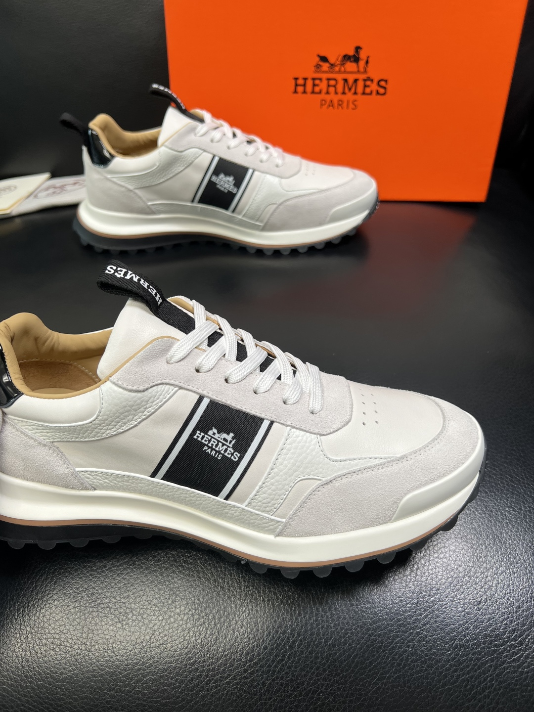 Hermes 顶级工艺品 爱马仕 专柜同步 原厂配置，意大利进口原版牛皮面料，高品质拼接工艺，全进口水染