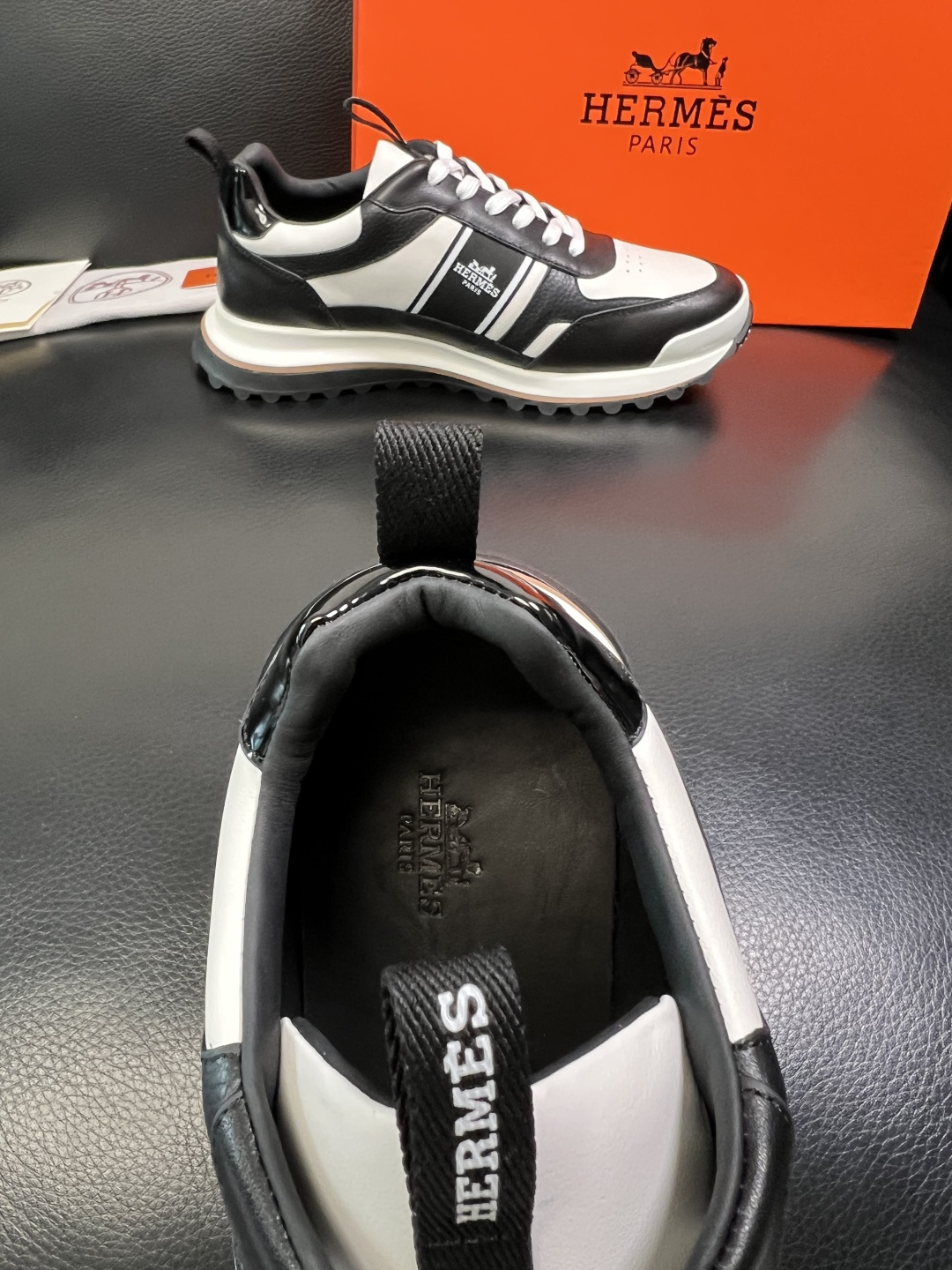 Hermes 顶级工艺品 爱马仕 专柜同步 原厂配置，意大利进口原版牛皮面料，高品质拼接工艺，全进口水染