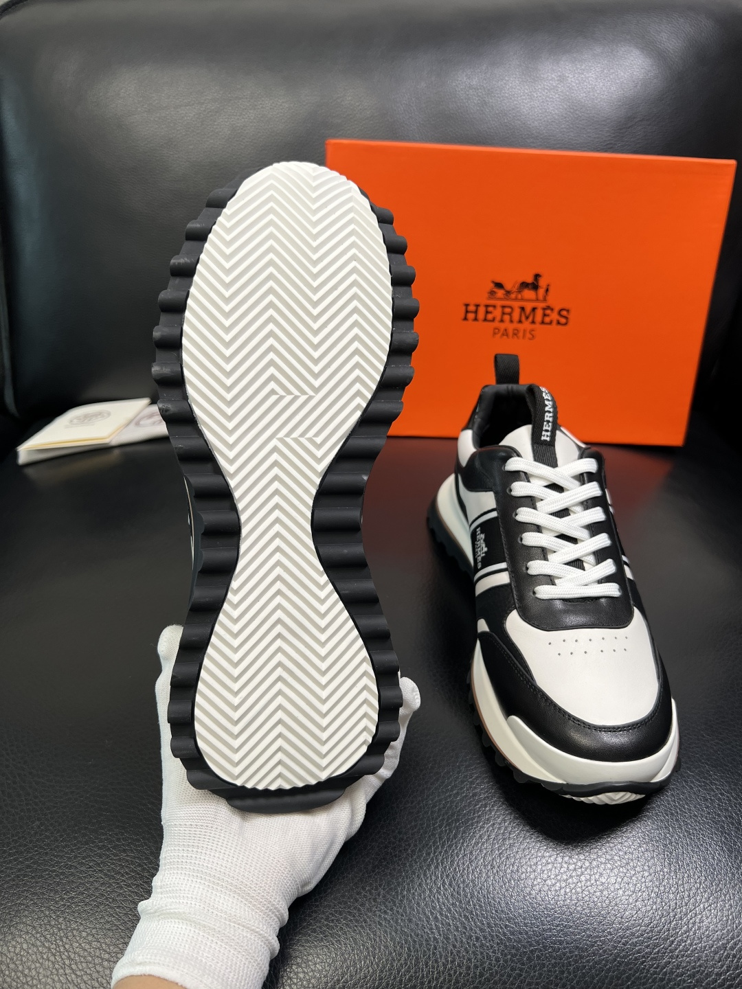 Hermes 顶级工艺品 爱马仕 专柜同步 原厂配置，意大利进口原版牛皮面料，高品质拼接工艺，全进口水染