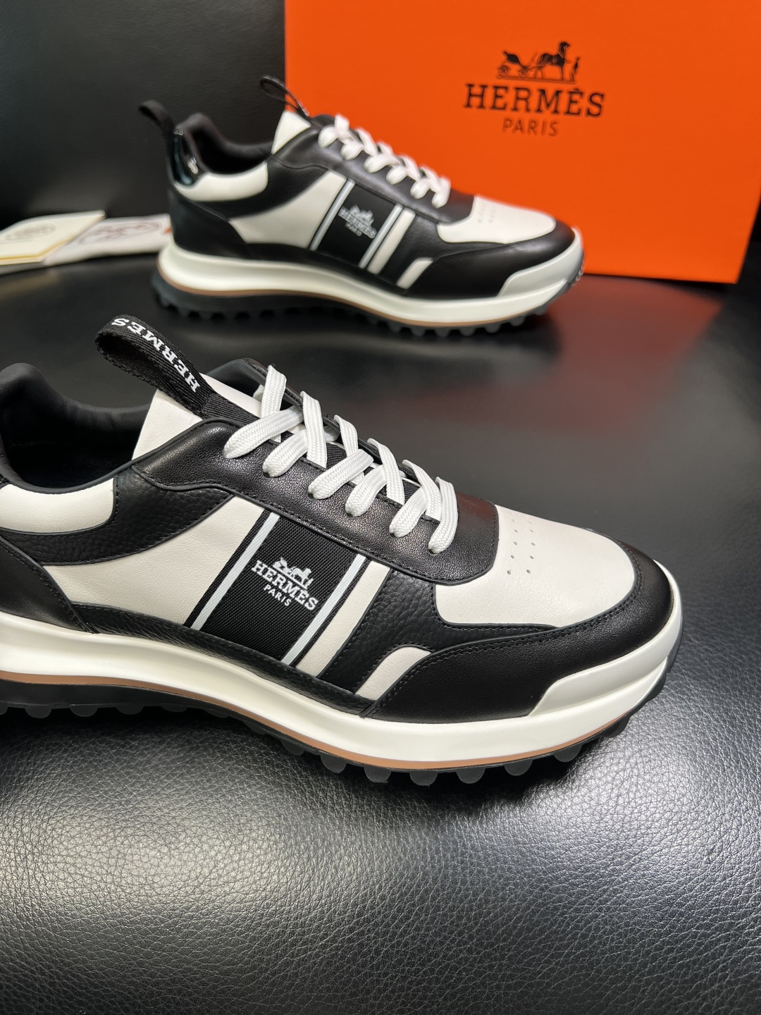 Hermes 顶级工艺品 爱马仕 专柜同步 原厂配置，意大利进口原版牛皮面料，高品质拼接工艺，全进口水染