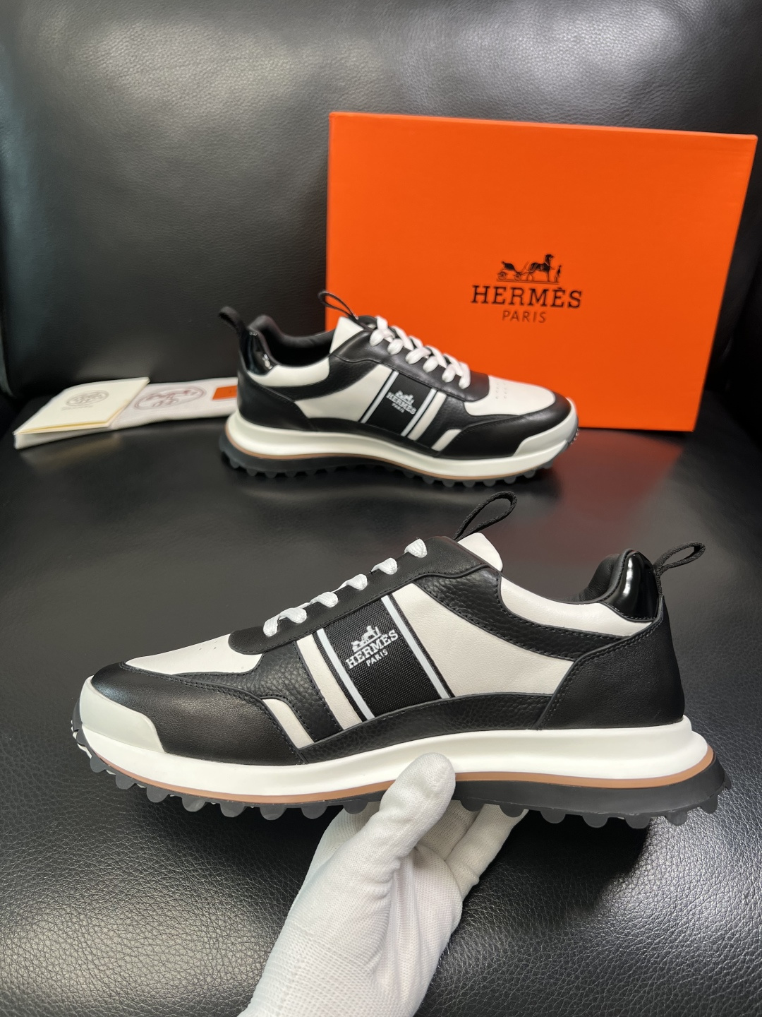 Hermes 顶级工艺品 爱马仕 专柜同步 原厂配置，意大利进口原版牛皮面料，高品质拼接工艺，全进口水染