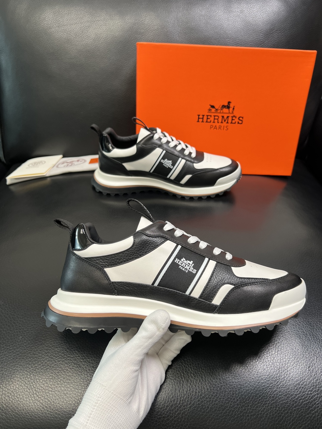 Hermes 顶级工艺品 爱马仕 专柜同步 原厂配置，意大利进口原版牛皮面料，高品质拼接工艺，全进口水染