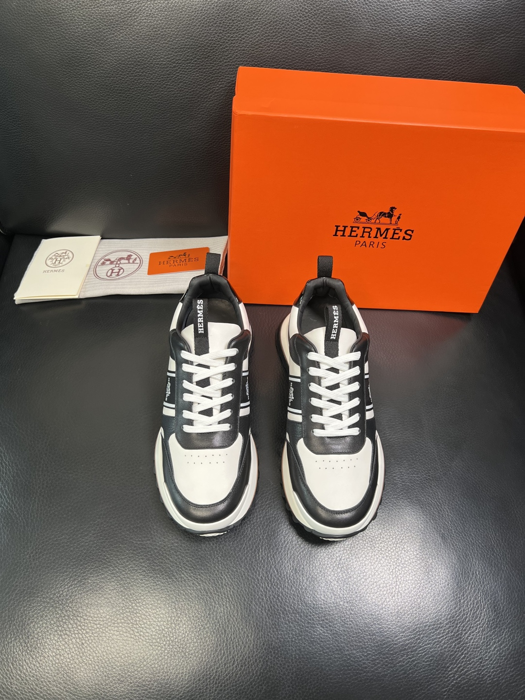 Hermes 顶级工艺品 爱马仕 专柜同步 原厂配置，意大利进口原版牛皮面料，高品质拼接工艺，全进口水染