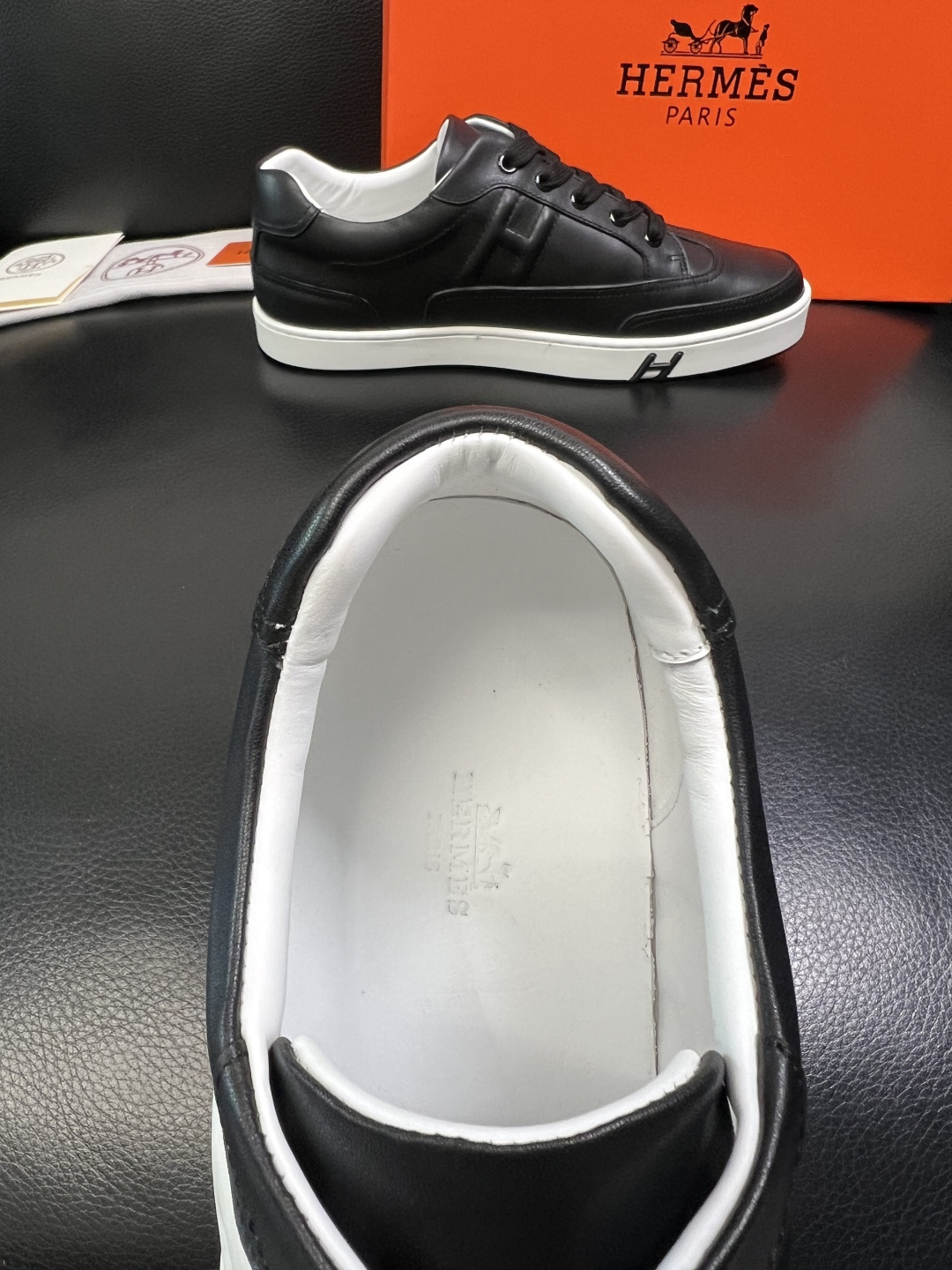 Hermes 高品质 顶级工艺品 爱马仕 专柜同步发售原厂配置，意大利进口原版牛皮面料，高品质拼接工艺，