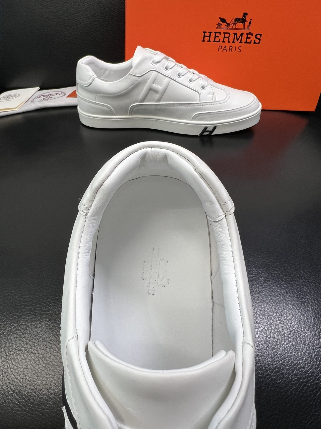 Hermes 高品质 顶级工艺品 爱马仕 专柜同步发售原厂配置，意大利进口原版牛皮面料，高品质拼接工艺，