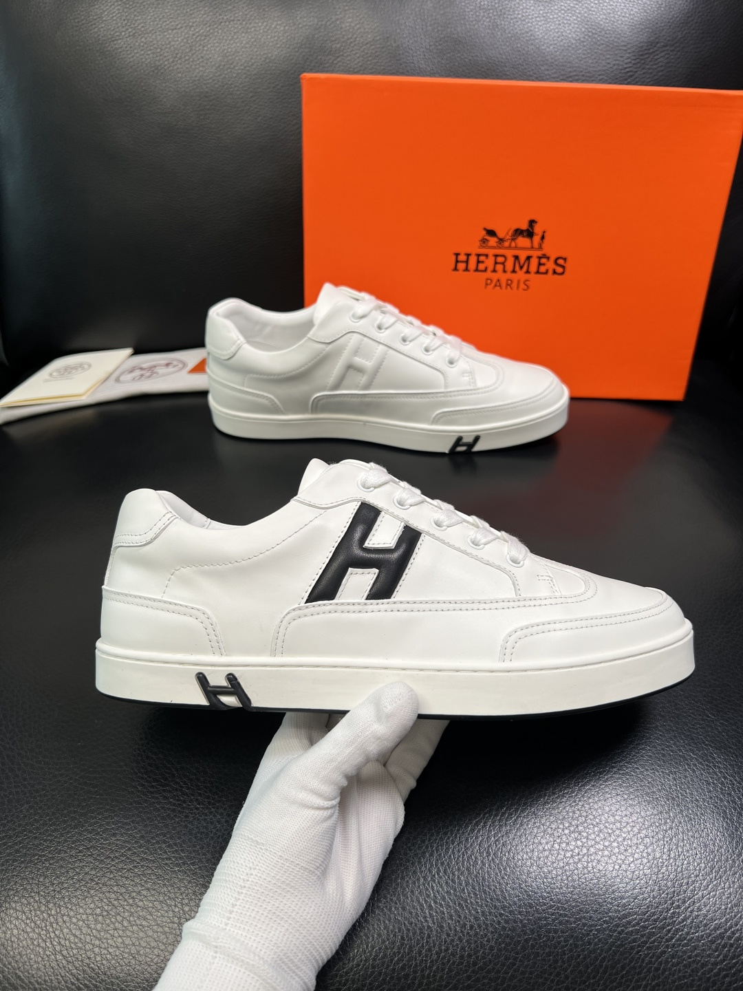 Hermes 高品质 顶级工艺品 爱马仕 专柜同步发售原厂配置，意大利进口原版牛皮面料，高品质拼接工艺，