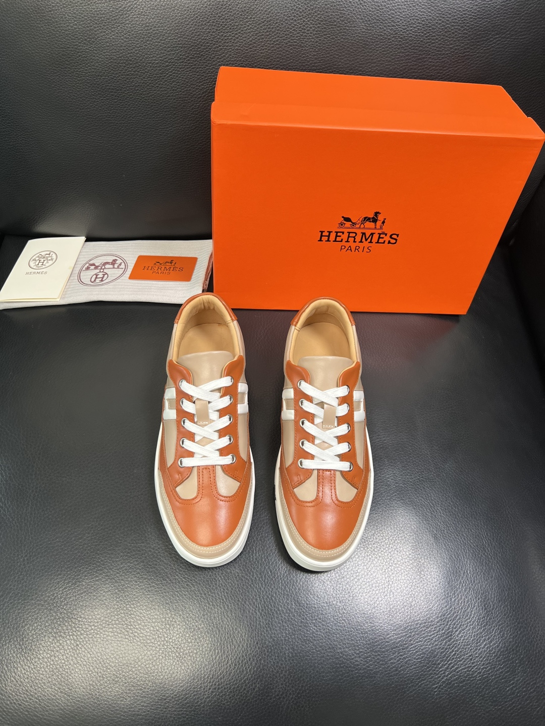 Hermes 高品质 顶级工艺品 爱马仕 专柜同步发售原厂配置，意大利进口原版牛皮面料，高品质拼接工艺，