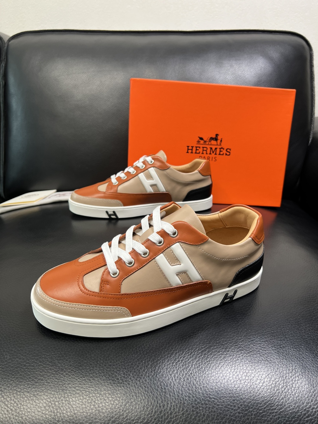 Hermes 高品质 顶级工艺品 爱马仕 专柜同步发售原厂配置，意大利进口原版牛皮面料，高品质拼接工艺，