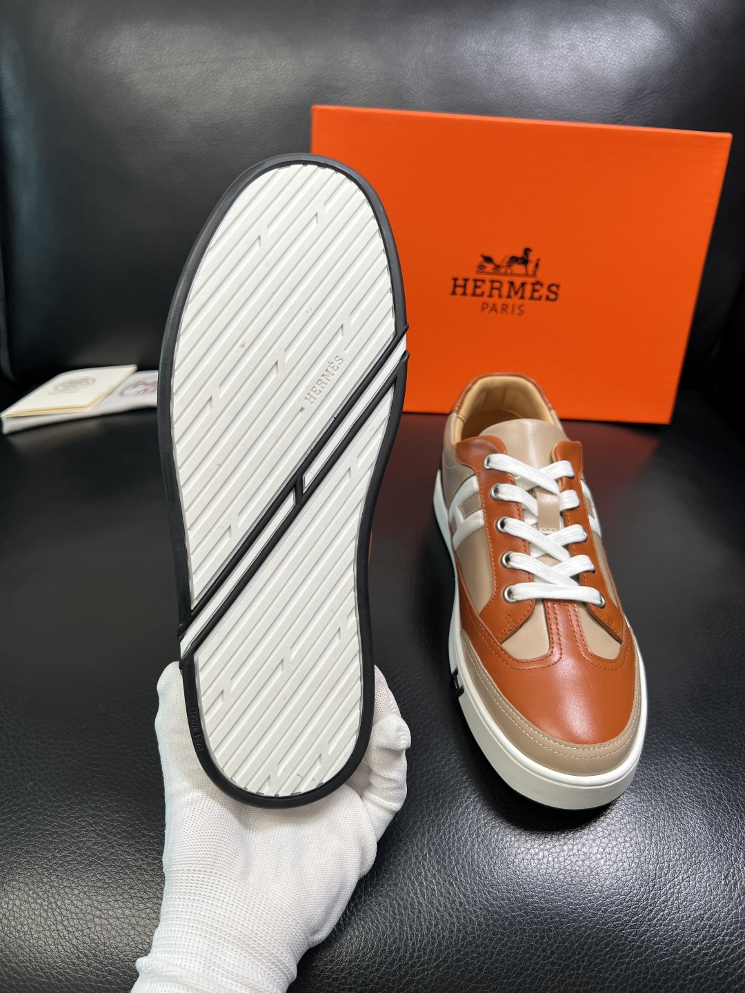 Hermes 高品质 顶级工艺品 爱马仕 专柜同步发售原厂配置，意大利进口原版牛皮面料，高品质拼接工艺，