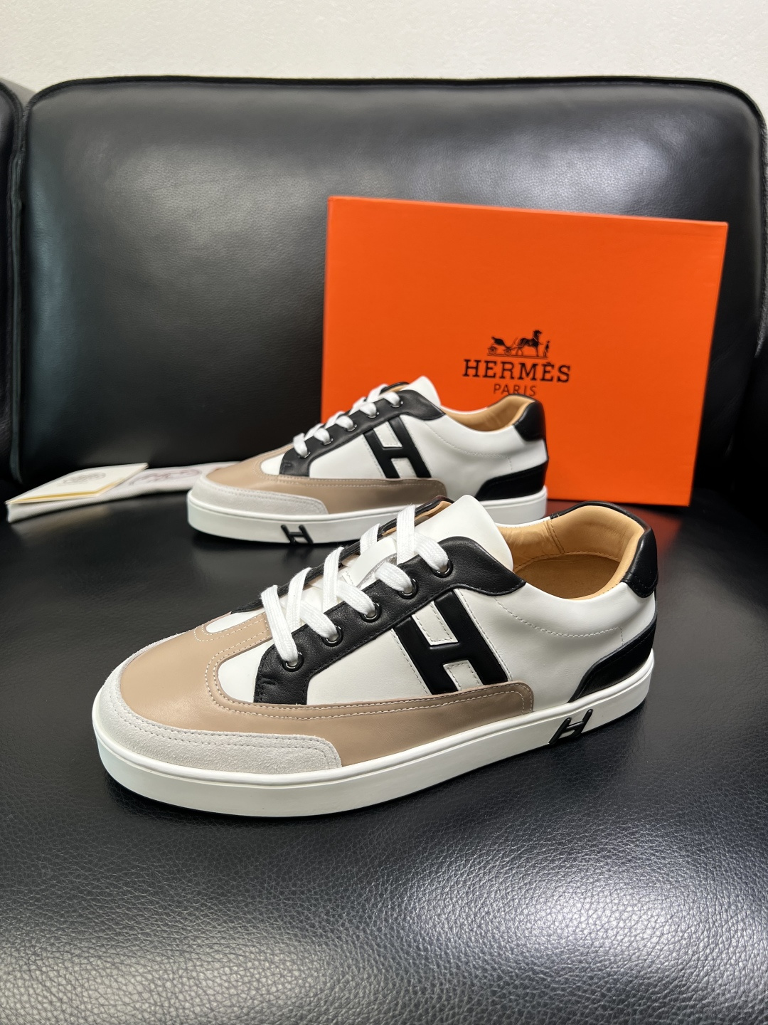 Hermes 高品质 顶级工艺品 爱马仕 专柜同步发售原厂配置，意大利进口原版牛皮面料，高品质拼接工艺，