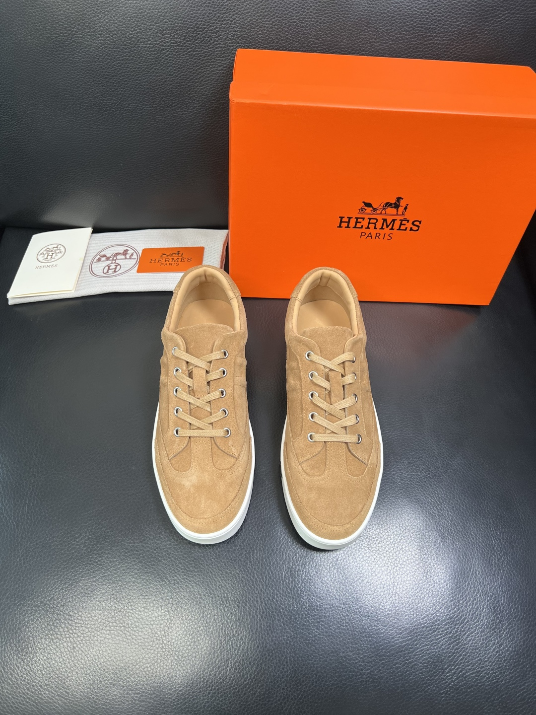 Hermes 高品质 顶级工艺品 爱马仕 专柜同步发售原厂配置，意大利进口原版牛皮面料，高品质拼接工艺，