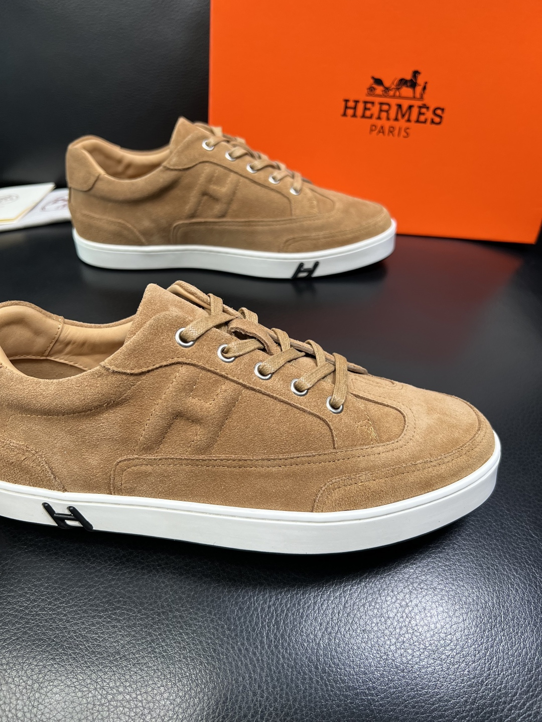 Hermes 高品质 顶级工艺品 爱马仕 专柜同步发售原厂配置，意大利进口原版牛皮面料，高品质拼接工艺，