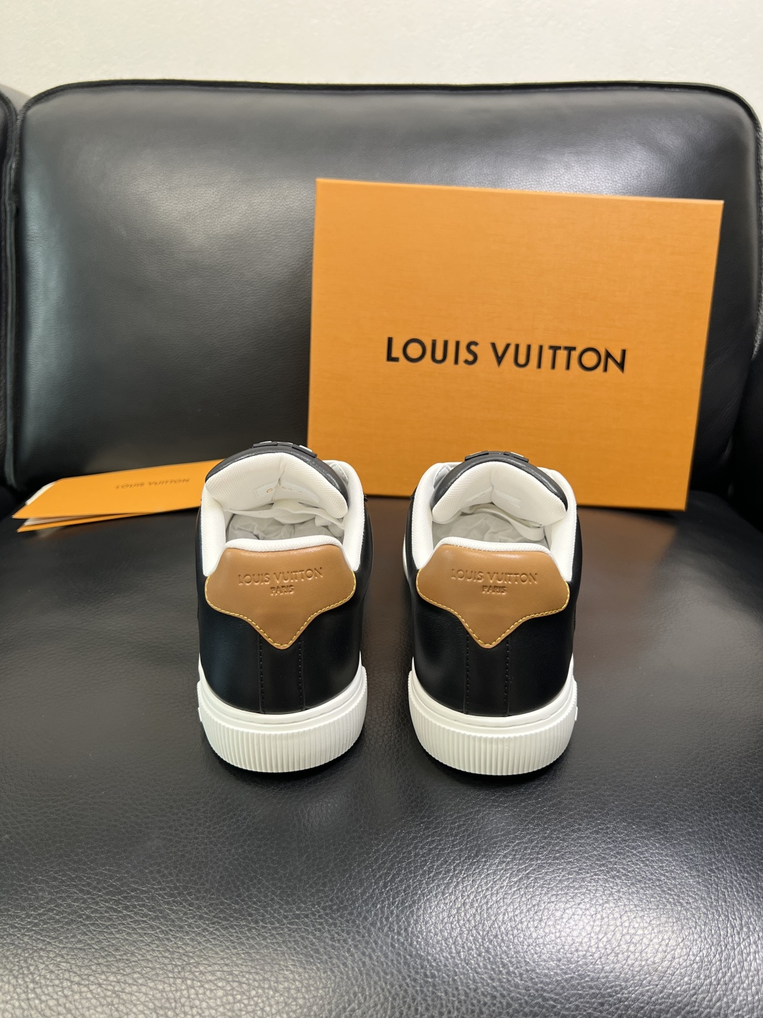 Lv 高品质 顶级工艺品 路易威登，运动板鞋专柜同步，鞋面意大利进口，高品质拼接缤纷色彩复杂工艺品，进口