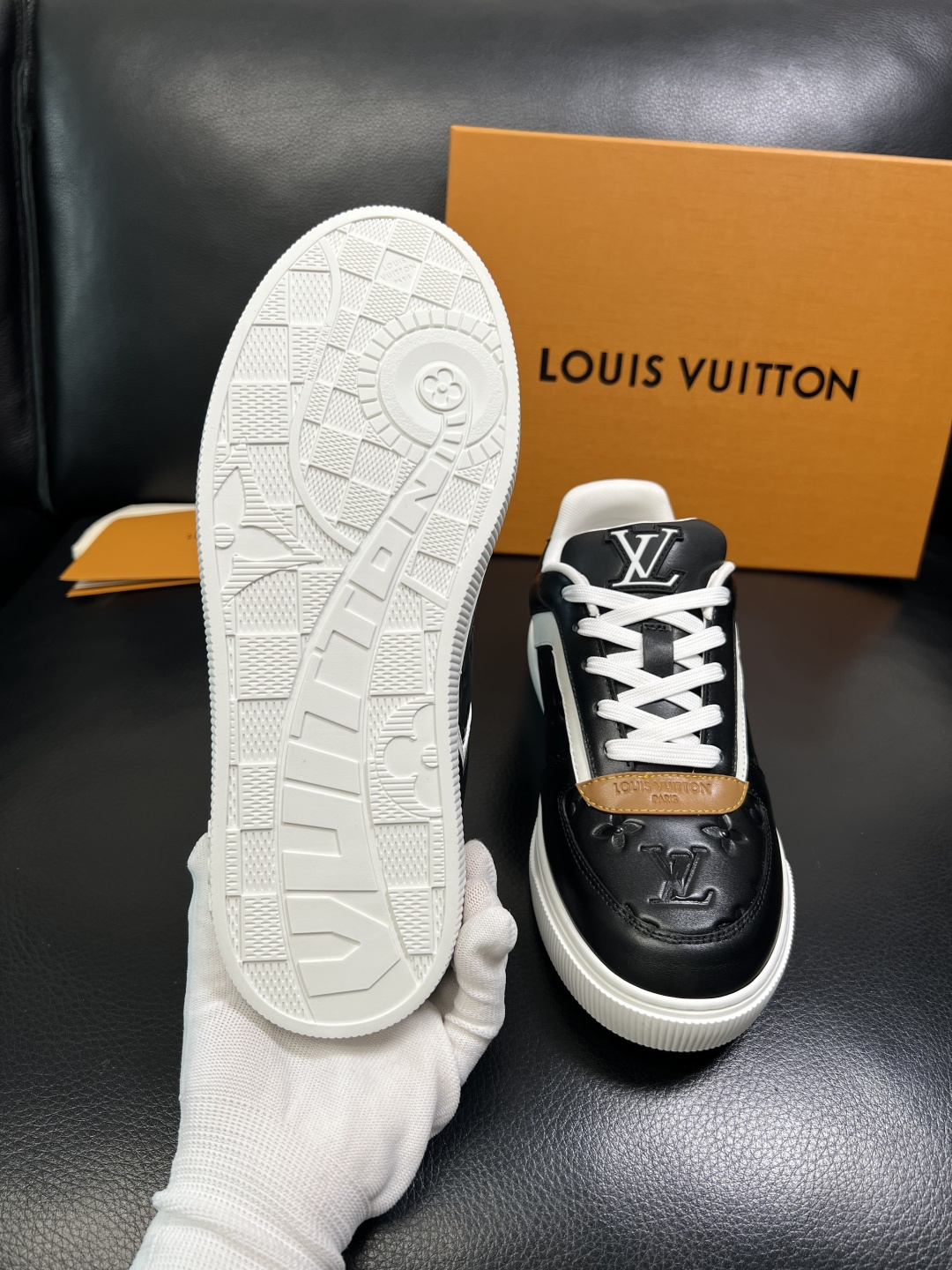 Lv 高品质 顶级工艺品 路易威登，运动板鞋专柜同步，鞋面意大利进口，高品质拼接缤纷色彩复杂工艺品，进口