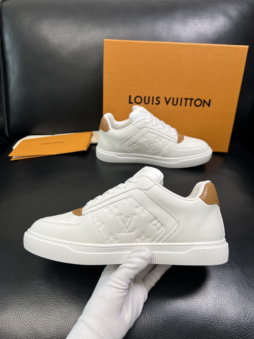 Lv 高品质 顶级工艺品 路易威登，运动板鞋专柜同步，鞋面意大利进口，高品质拼接缤纷色彩复杂工艺品，进口