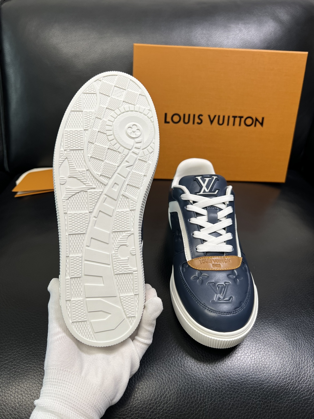 Lv 高品质 顶级工艺品 路易威登，运动板鞋专柜同步，鞋面意大利进口，高品质拼接缤纷色彩复杂工艺品，进口