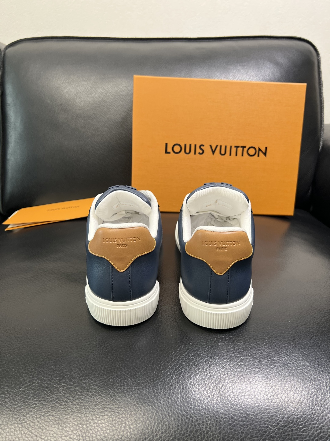 Lv 高品质 顶级工艺品 路易威登，运动板鞋专柜同步，鞋面意大利进口，高品质拼接缤纷色彩复杂工艺品，进口