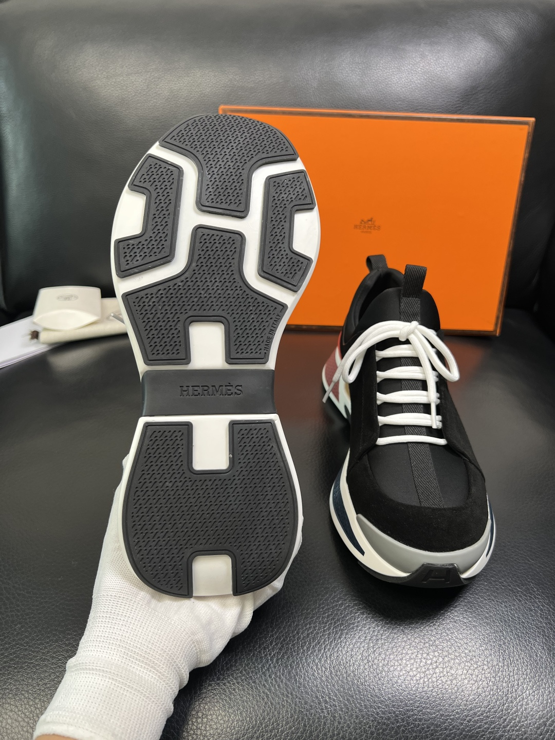 Hermes 高品质 顶级工艺品 爱马仕 专柜同步发售原厂配置，意大利进口原版牛皮面料，高品质拼接工艺，