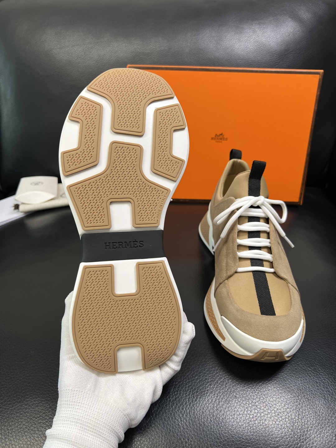 Hermes 高品质 顶级工艺品 爱马仕 专柜同步发售原厂配置，意大利进口原版牛皮面料，高品质拼接工艺，