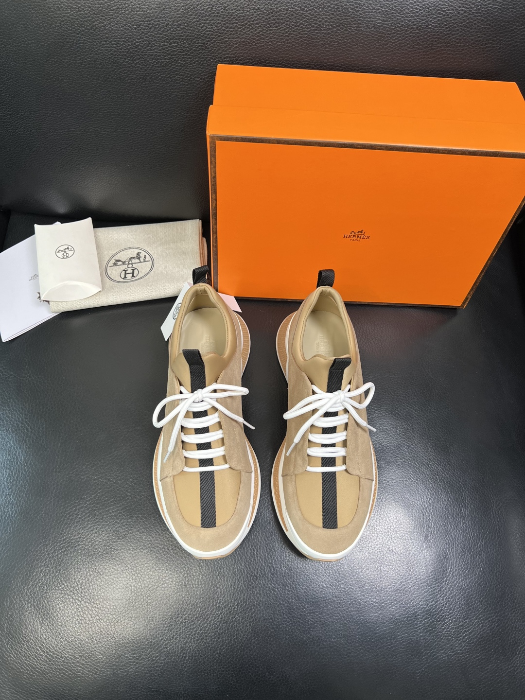 Hermes 高品质 顶级工艺品 爱马仕 专柜同步发售原厂配置，意大利进口原版牛皮面料，高品质拼接工艺，