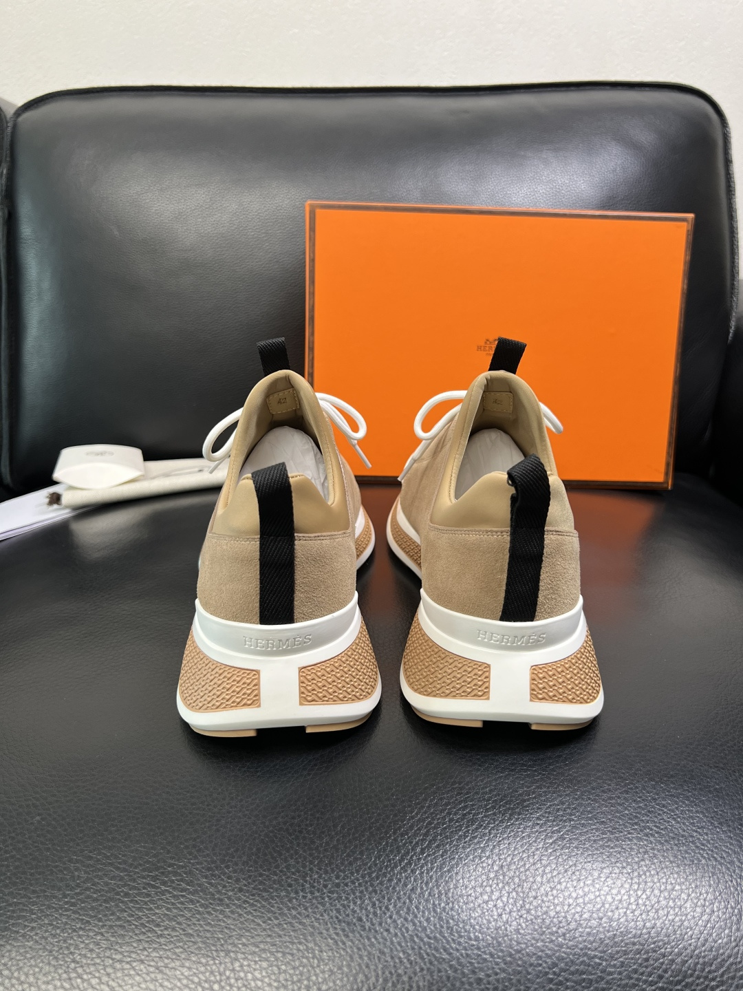 Hermes 高品质 顶级工艺品 爱马仕 专柜同步发售原厂配置，意大利进口原版牛皮面料，高品质拼接工艺，