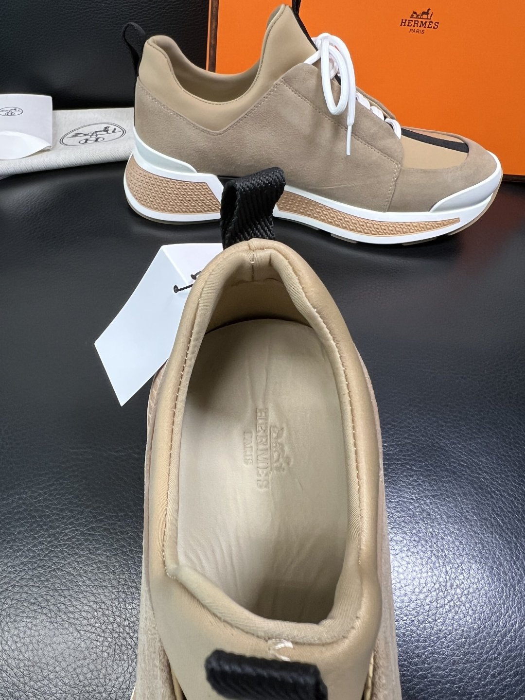 Hermes 高品质 顶级工艺品 爱马仕 专柜同步发售原厂配置，意大利进口原版牛皮面料，高品质拼接工艺，