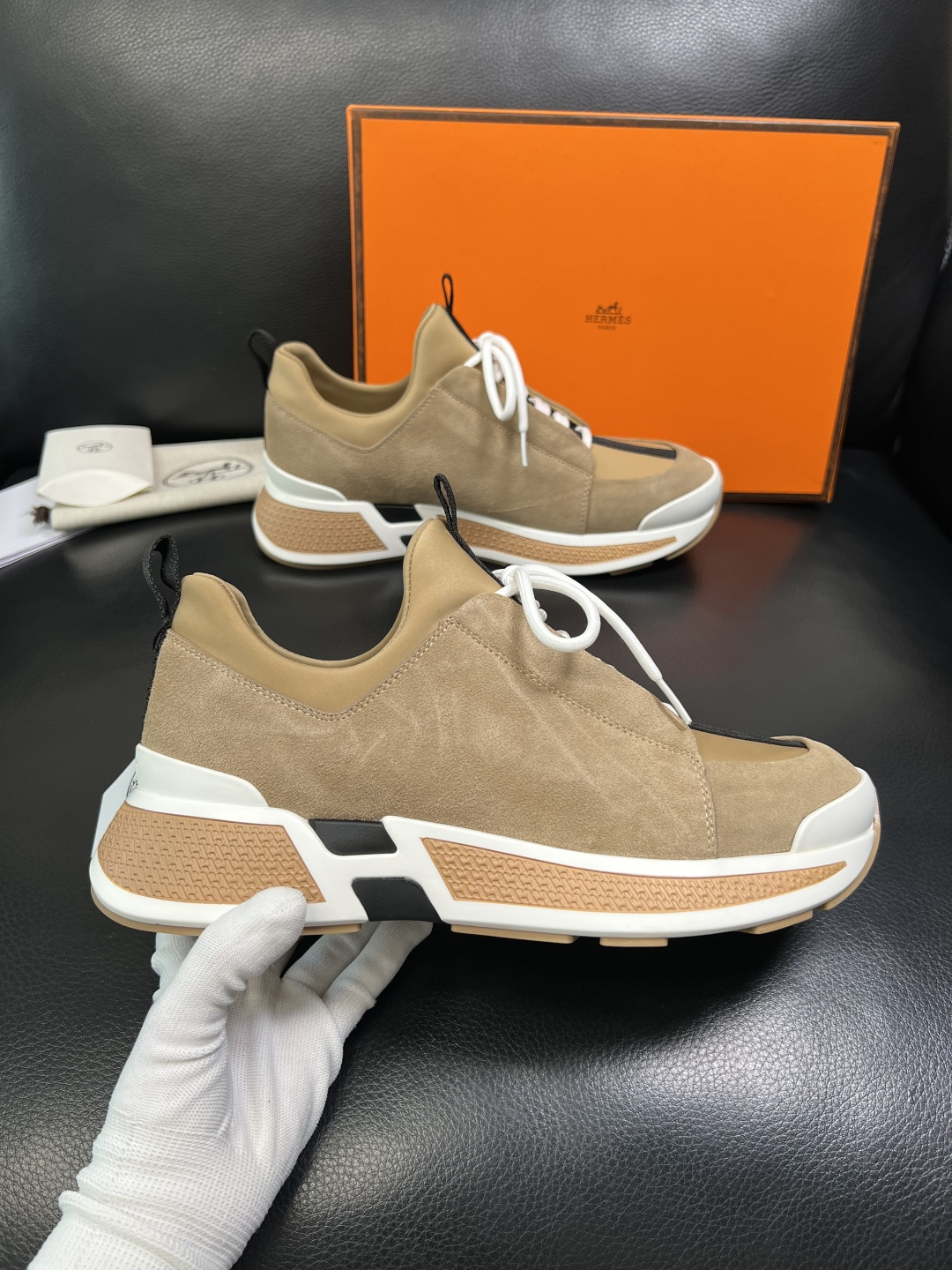 Hermes 高品质 顶级工艺品 爱马仕 专柜同步发售原厂配置，意大利进口原版牛皮面料，高品质拼接工艺，