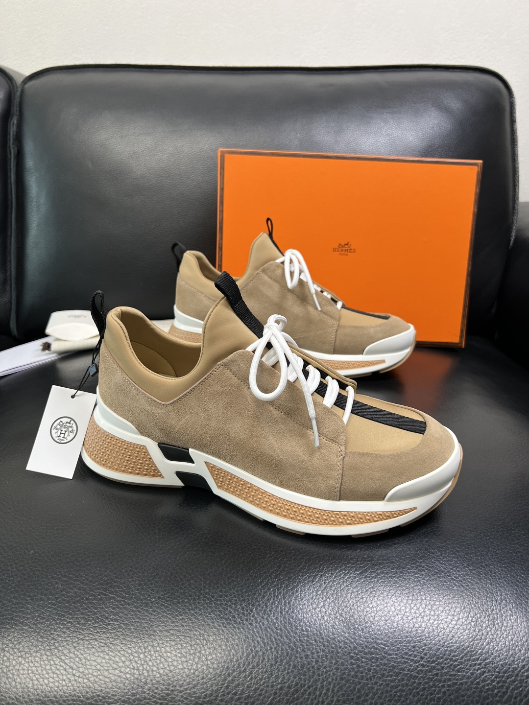 Hermes 高品质 顶级工艺品 爱马仕 专柜同步发售原厂配置，意大利进口原版牛皮面料，高品质拼接工艺，