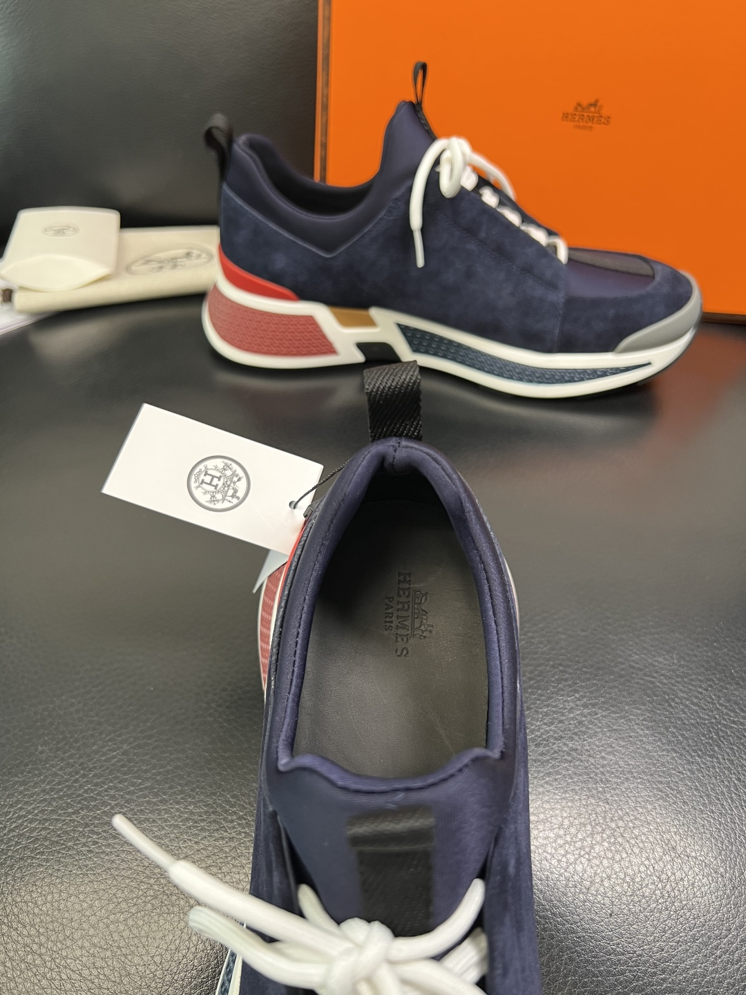 Hermes 高品质 顶级工艺品 爱马仕 专柜同步发售原厂配置，意大利进口原版牛皮面料，高品质拼接工艺，