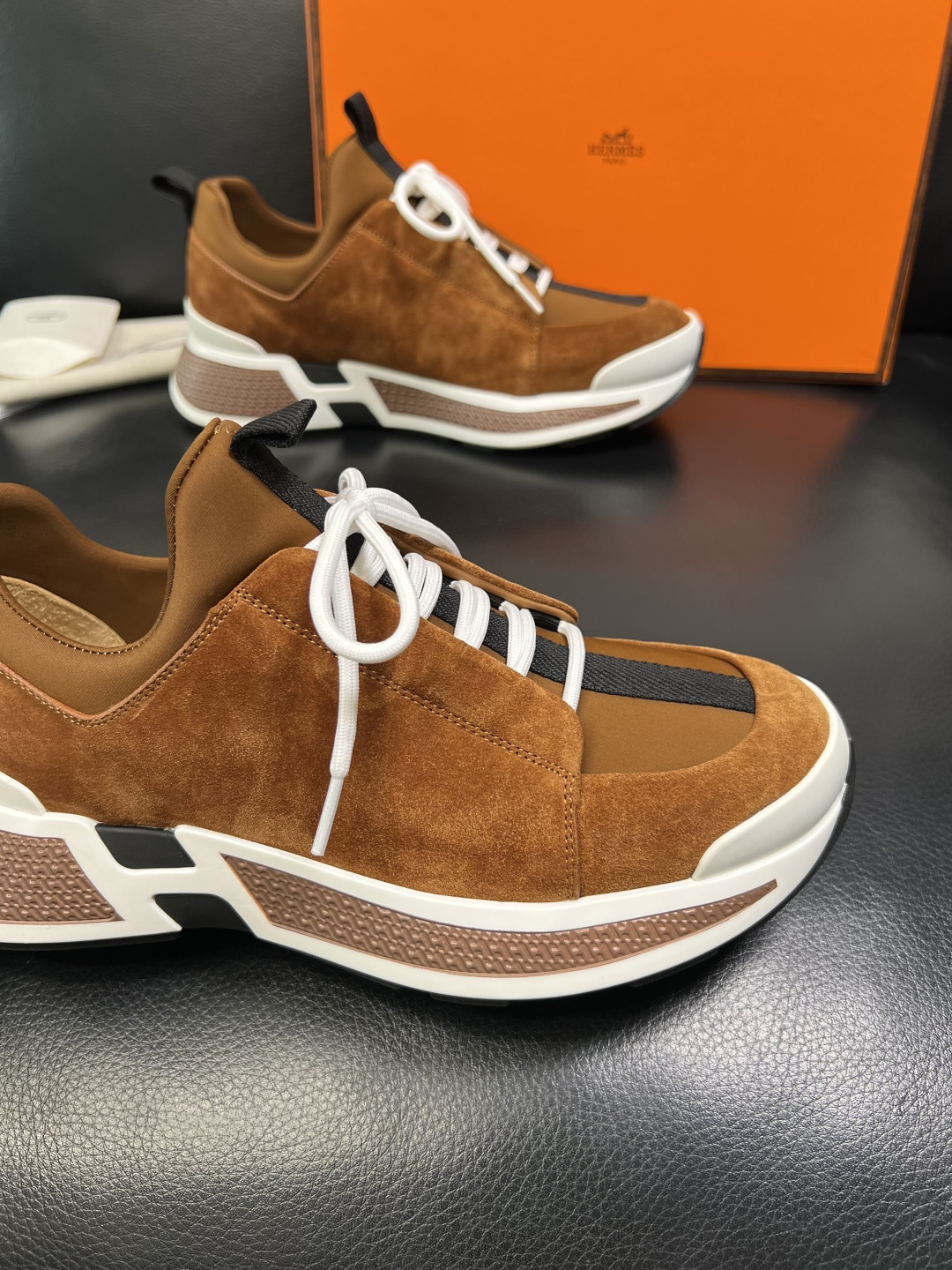 Hermes 高品质 顶级工艺品 爱马仕 专柜同步发售原厂配置，意大利进口原版牛皮面料，高品质拼接工艺，