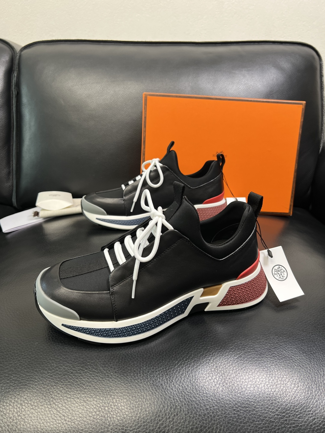 Hermes 高品质 顶级工艺品 爱马仕 专柜同步发售原厂配置，意大利进口原版牛皮面料，高品质拼接工艺，