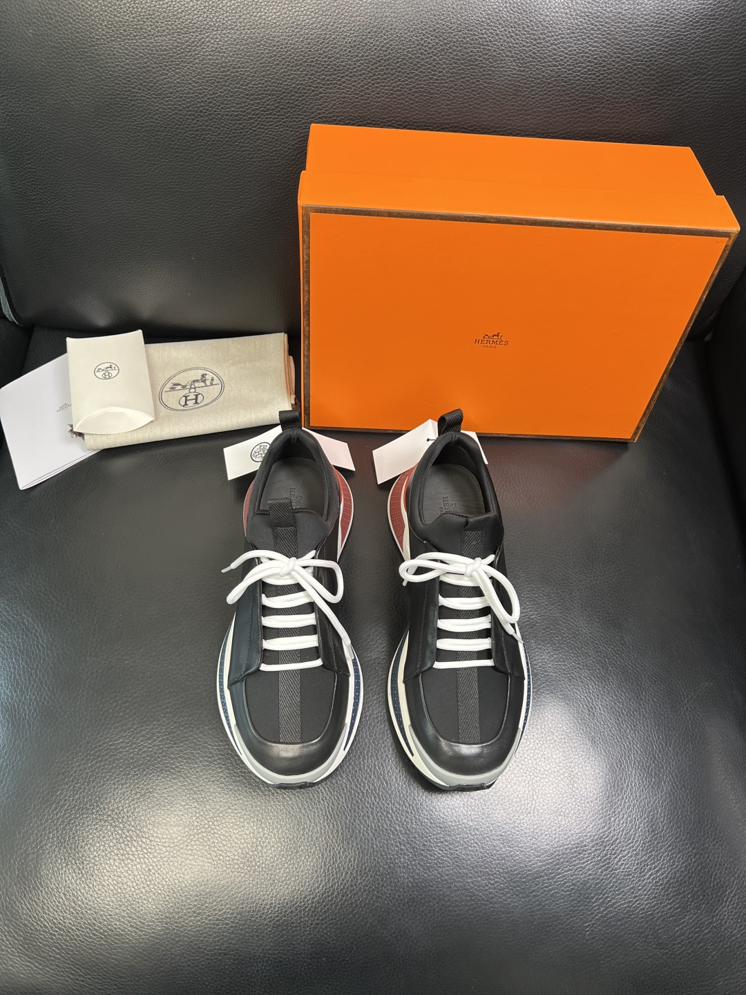 Hermes 高品质 顶级工艺品 爱马仕 专柜同步发售原厂配置，意大利进口原版牛皮面料，高品质拼接工艺，