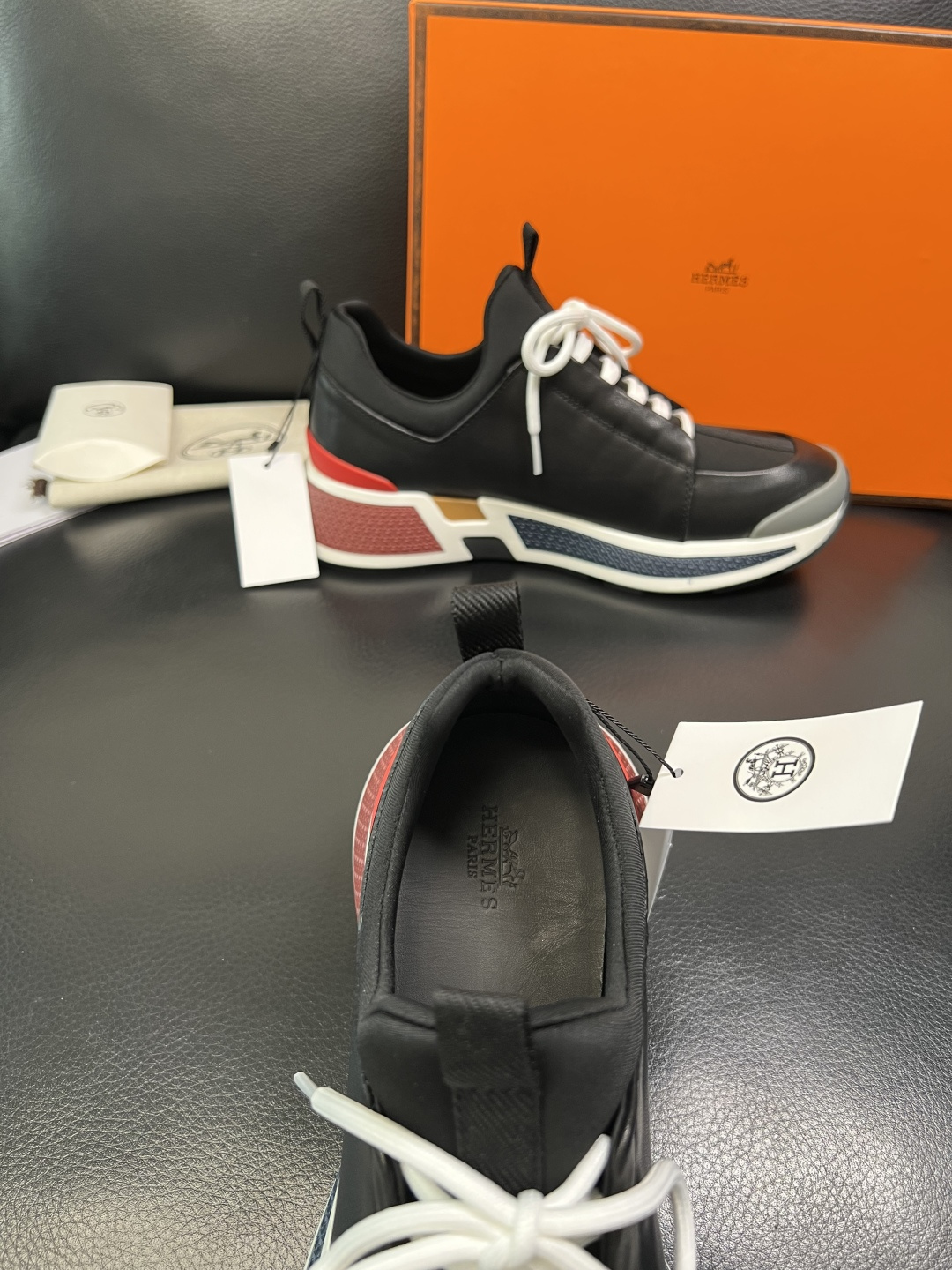 Hermes 高品质 顶级工艺品 爱马仕 专柜同步发售原厂配置，意大利进口原版牛皮面料，高品质拼接工艺，