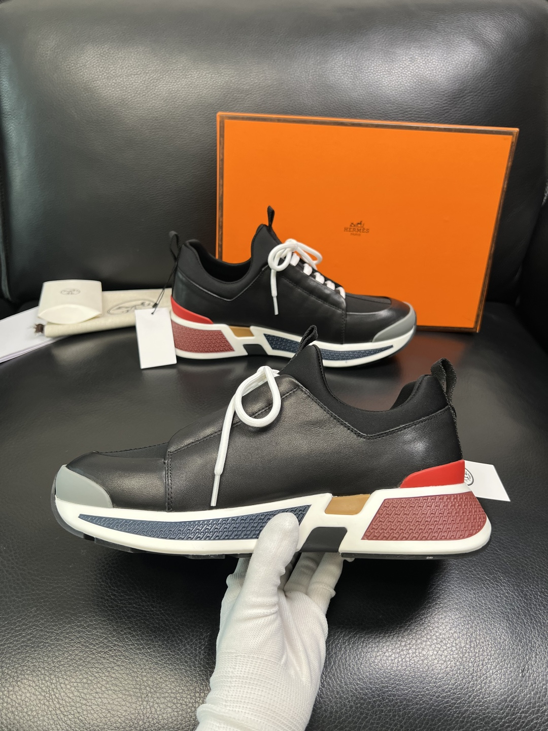 Hermes 高品质 顶级工艺品 爱马仕 专柜同步发售原厂配置，意大利进口原版牛皮面料，高品质拼接工艺，