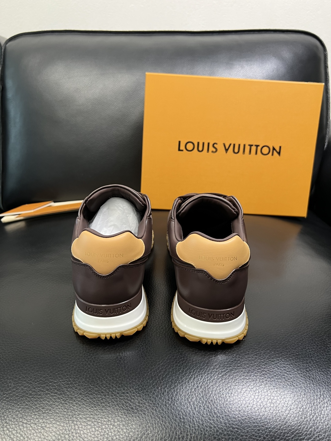 Lv 高品质 顶级工艺品 路易威登，专柜同步原厂配置，鞋面意大利进口，高品质拼接缤纷色彩复杂工艺品，进口