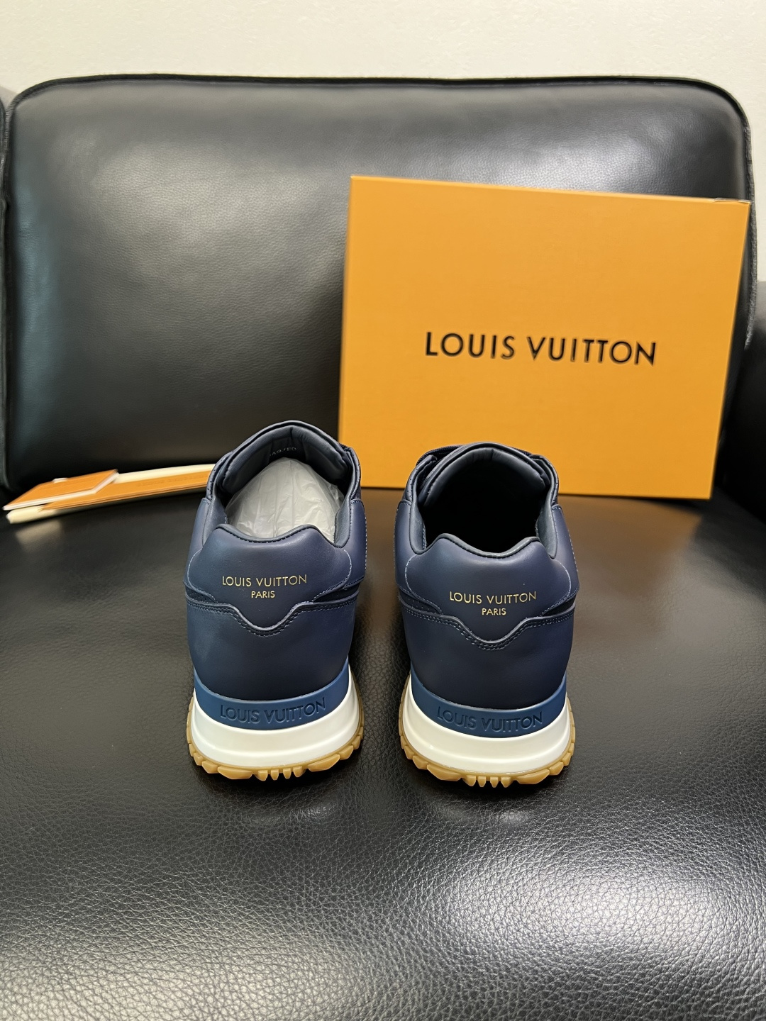 Lv 高品质 顶级工艺品 路易威登，专柜同步原厂配置，鞋面意大利进口，高品质拼接缤纷色彩复杂工艺品，进口