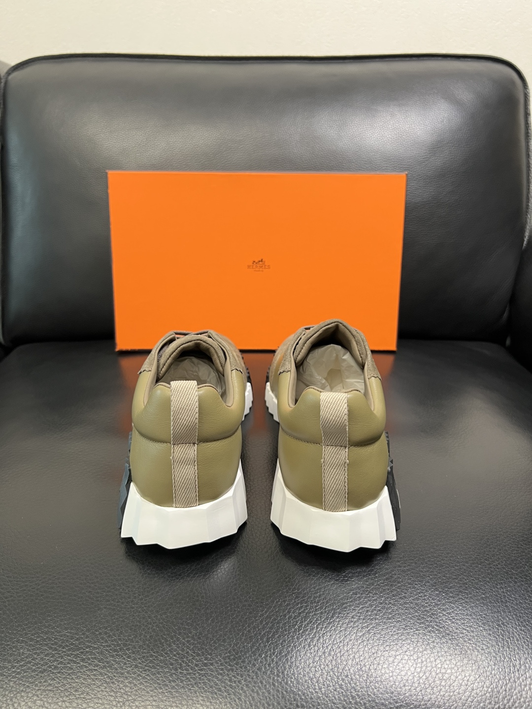 带飞机盒 Hermes 高品质 顶级工艺品 爱马仕 专柜同步发售原厂配置，意大利进口原版牛皮面料，高品质