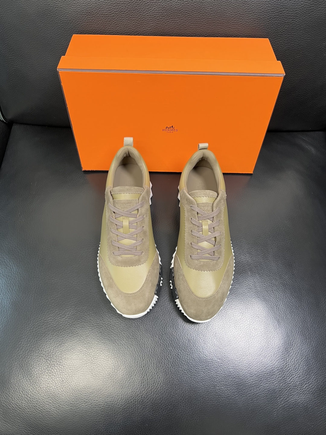 带飞机盒 Hermes 高品质 顶级工艺品 爱马仕 专柜同步发售原厂配置，意大利进口原版牛皮面料，高品质