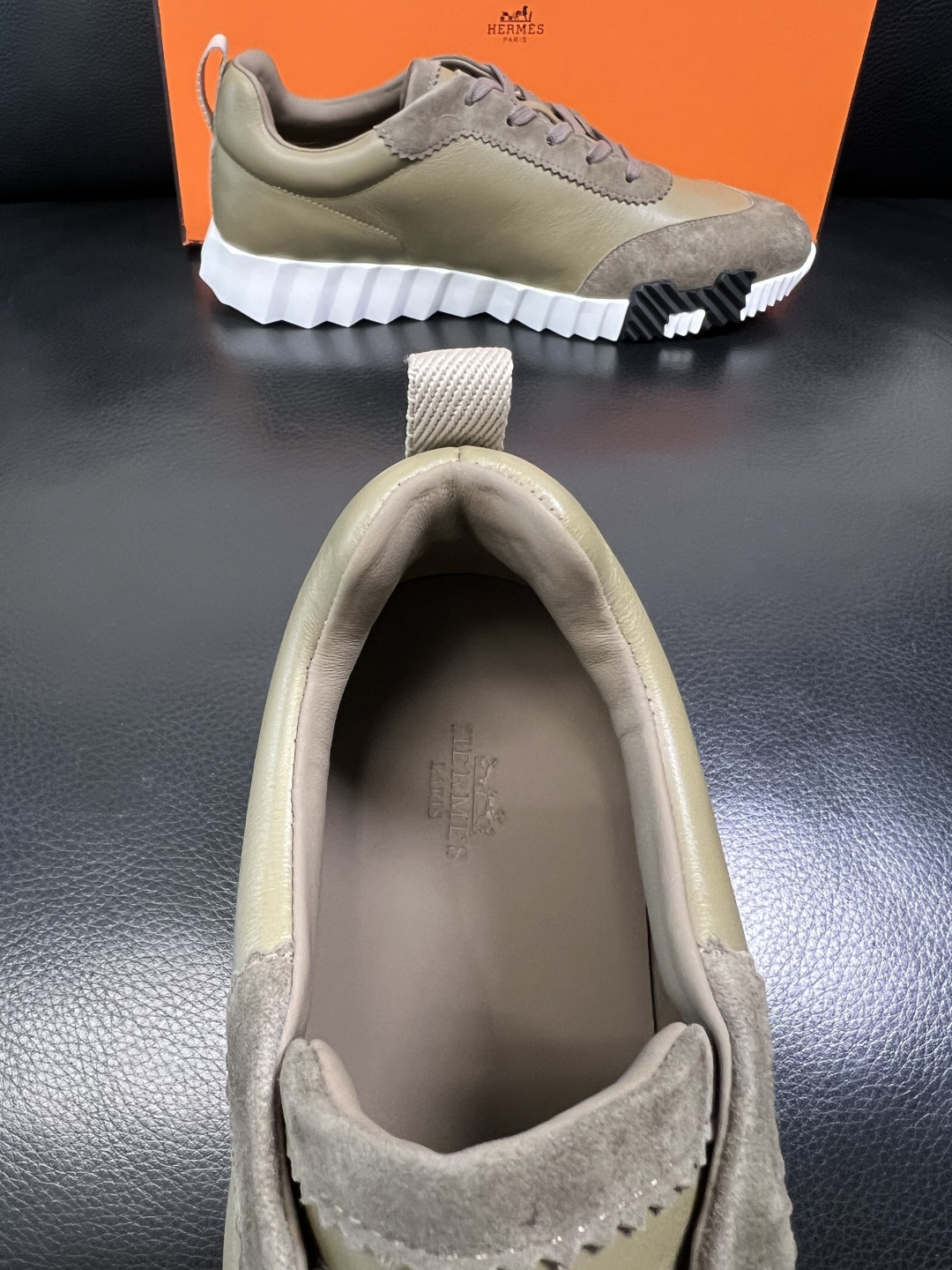 带飞机盒 Hermes 高品质 顶级工艺品 爱马仕 专柜同步发售原厂配置，意大利进口原版牛皮面料，高品质