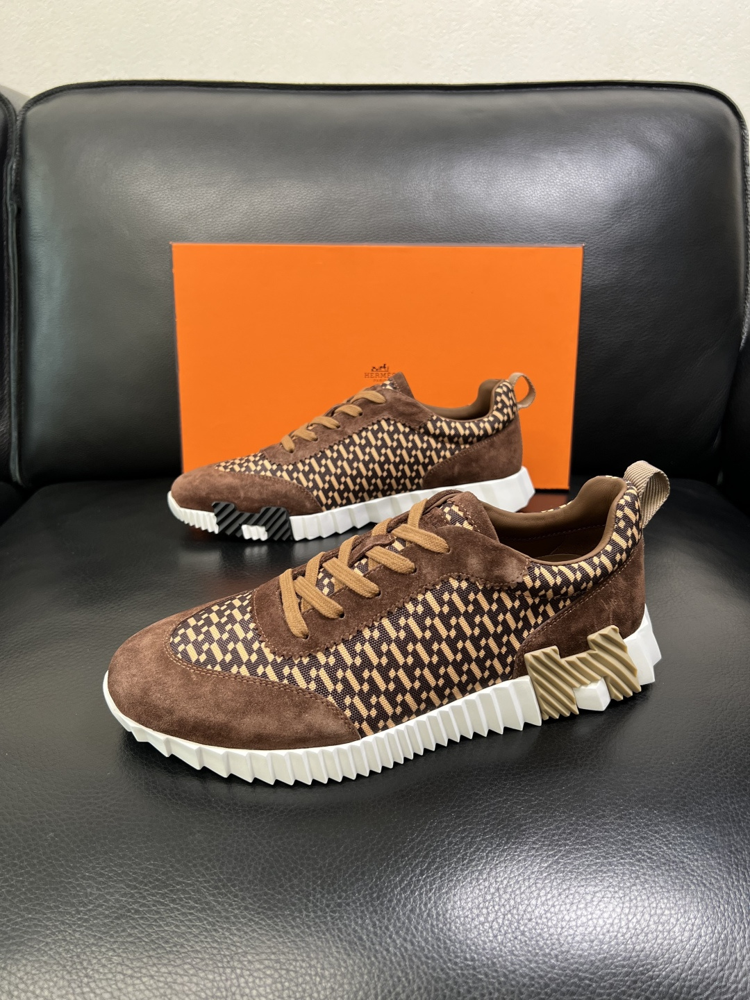 带飞机盒 Hermes 高品质 顶级工艺品 爱马仕 专柜同步发售原厂配置，意大利进口原版牛皮面料，高品质